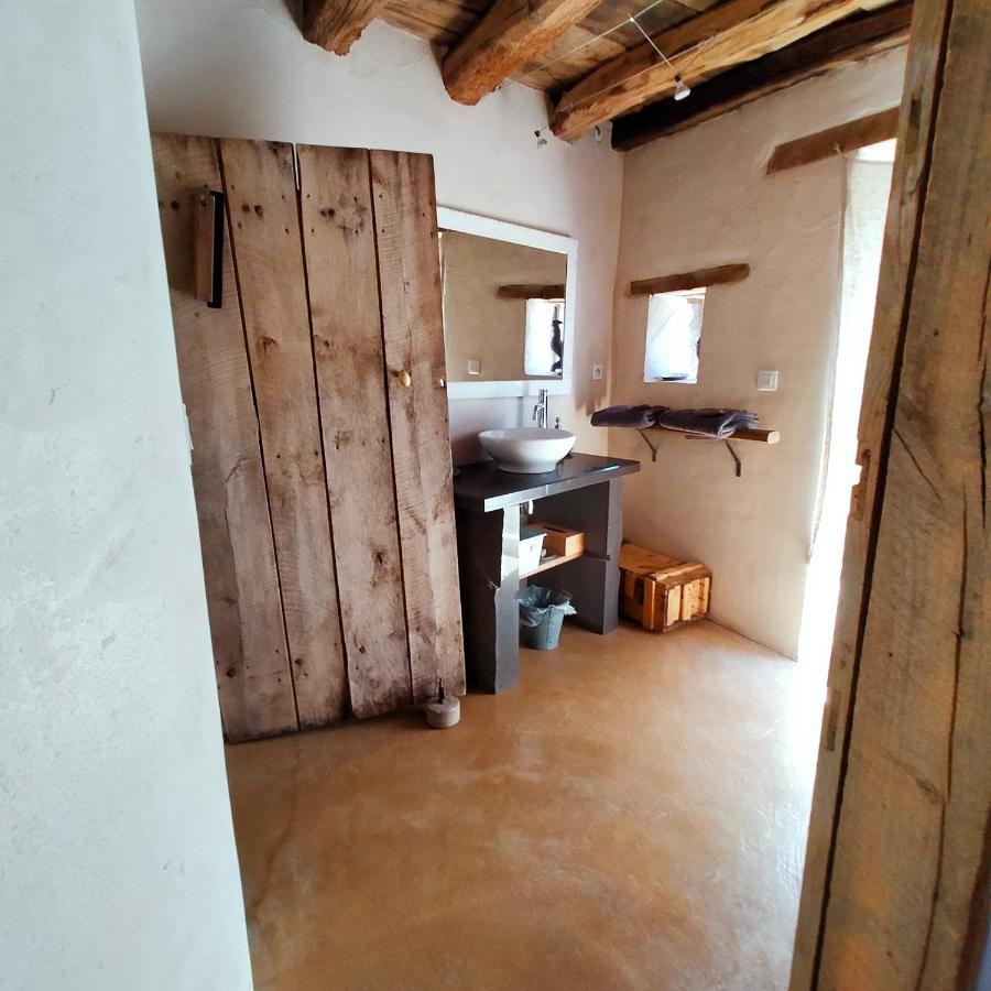 Suites De Campagne Les Eydieux, Petits Dejeuners Inclus Saint-Angel  エクステリア 写真