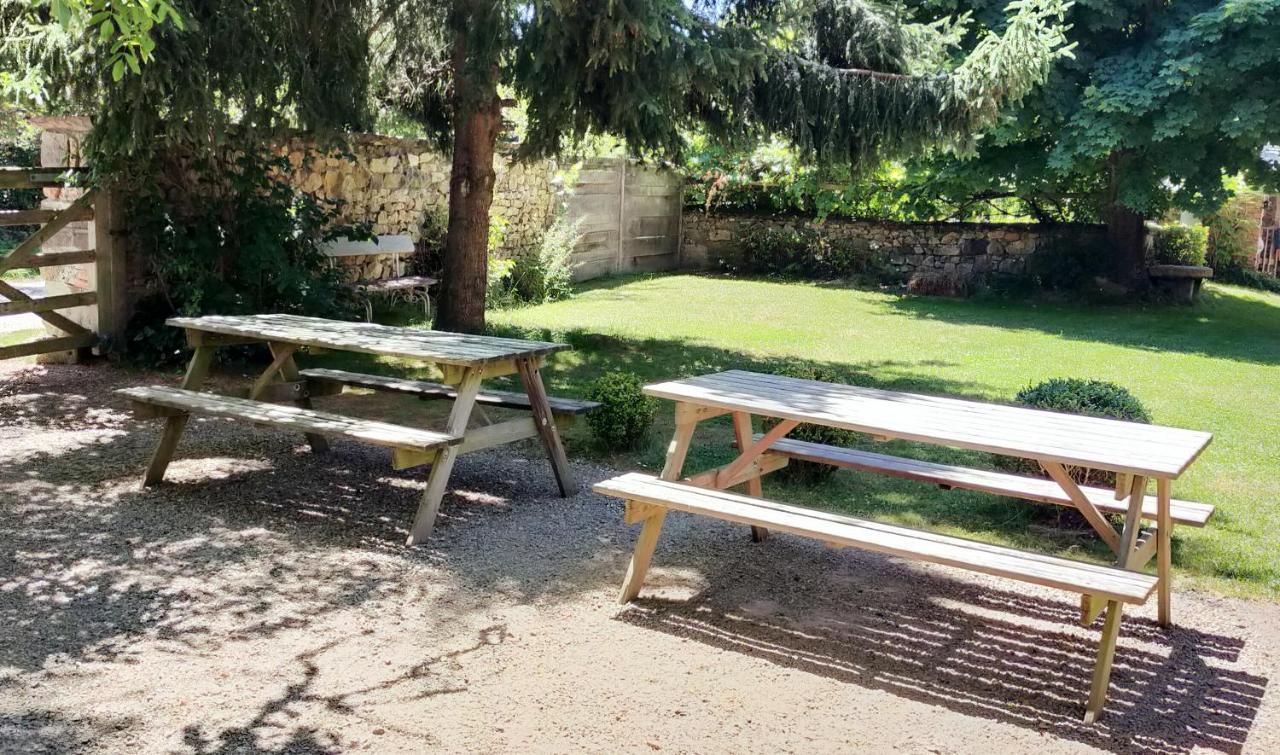 Suites De Campagne Les Eydieux, Petits Dejeuners Inclus Saint-Angel  エクステリア 写真