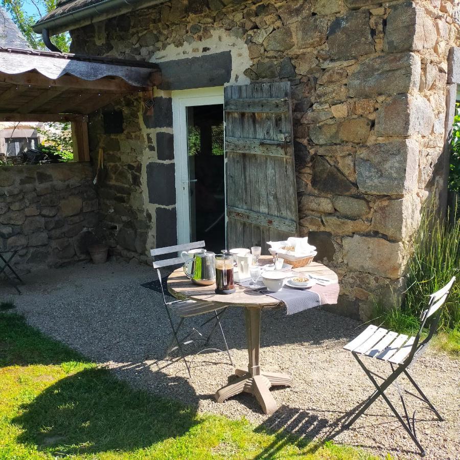 Suites De Campagne Les Eydieux, Petits Dejeuners Inclus Saint-Angel  エクステリア 写真