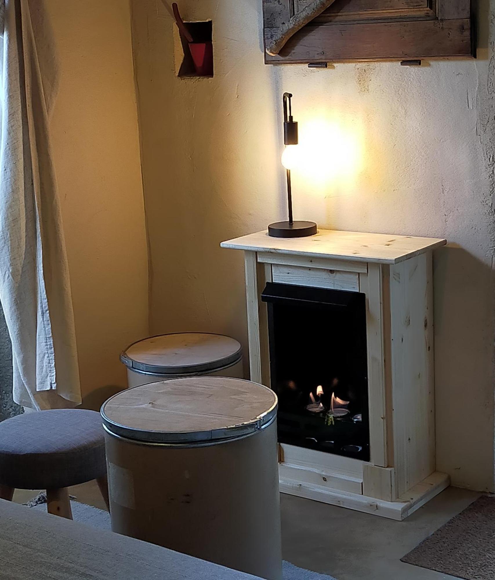 Suites De Campagne Les Eydieux, Petits Dejeuners Inclus Saint-Angel  エクステリア 写真