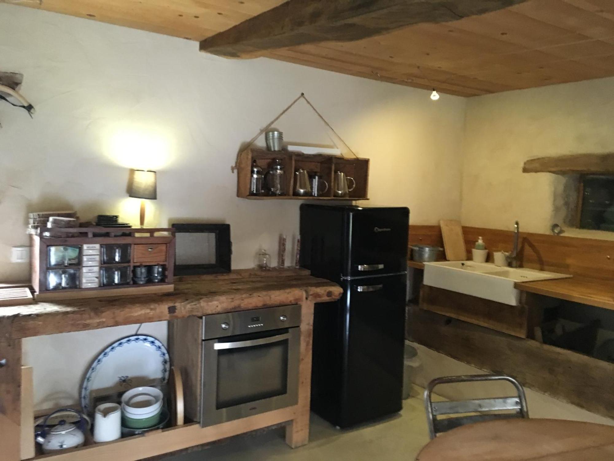 Suites De Campagne Les Eydieux, Petits Dejeuners Inclus Saint-Angel  エクステリア 写真